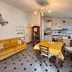 아파트 Tra Dei Marmi E Marina Di - Il Melograno