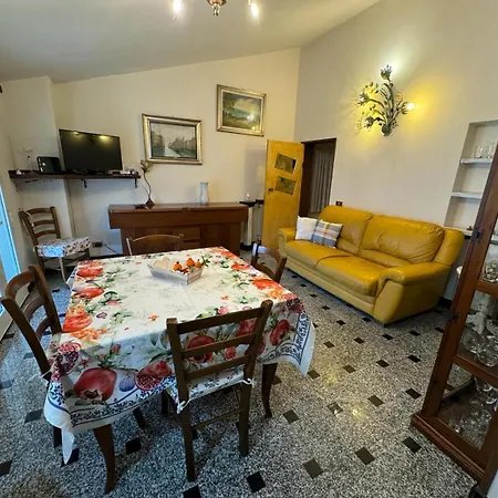 Tra Dei Marmi E Marina Di - Il Melograno Apartment Massa (Tuscany)