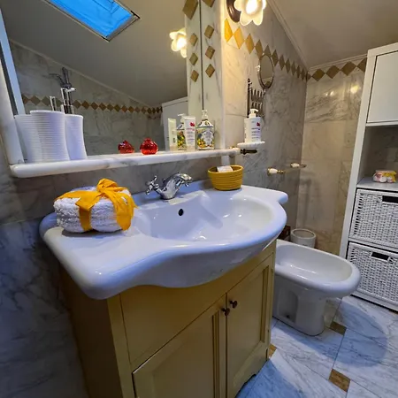 Tra Dei Marmi E Marina Di - Il Melograno Apartment