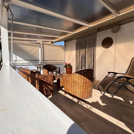 Tra Dei Marmi E Marina Di - Il Melograno Apartment *