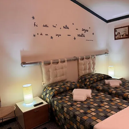 Appartement Tra Dei Marmi E Marina Di - Il Melograno